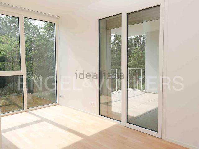 Appartamento in affitto di 317 m² in Via 25 Novembre, 8