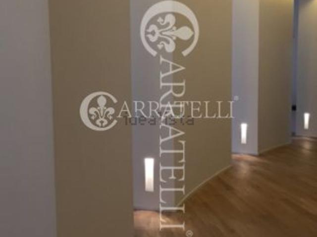 Appartamento in affitto di 318 m² in Via Archimede