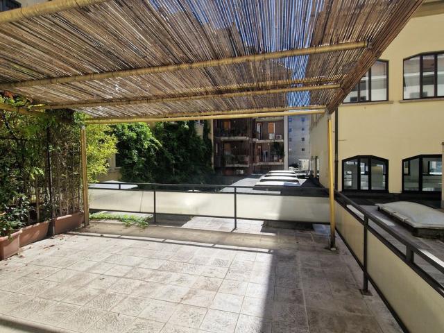 Appartamento in affitto di 320 m² in Via Valparaiso, 1