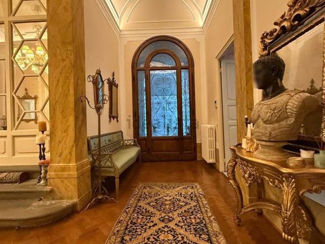 Appartamento in affitto di 320 m² in Piazza Massimo D&apos Azeglio