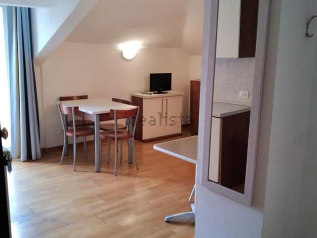 Appartamento in affitto di 37 m² in Via dei Pini, 1