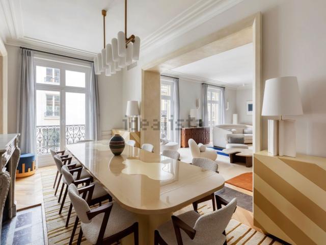 Appartamento in affitto di 348 m² in Via Fiori Chiari