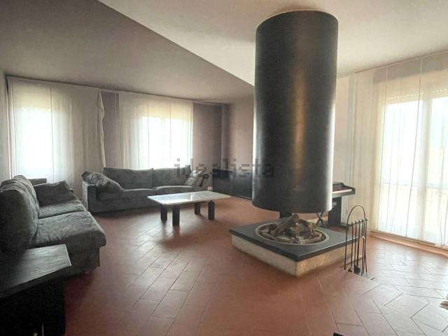 Appartamento in affitto di 350 m²