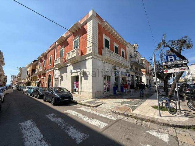 Appartamento in affitto di 350 m² in Via Gian Giacomo Russo