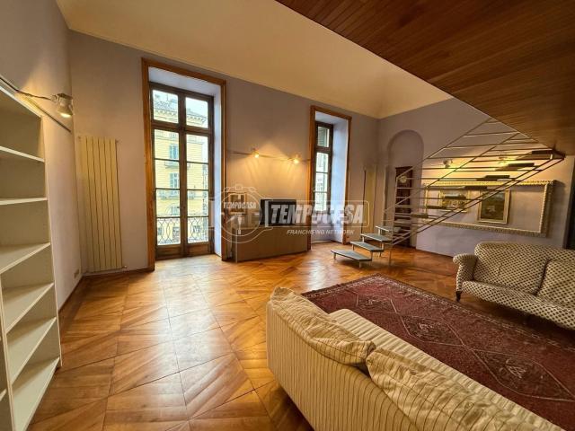 Appartamento in affitto di 350 m² in Via XX Settembre, 8