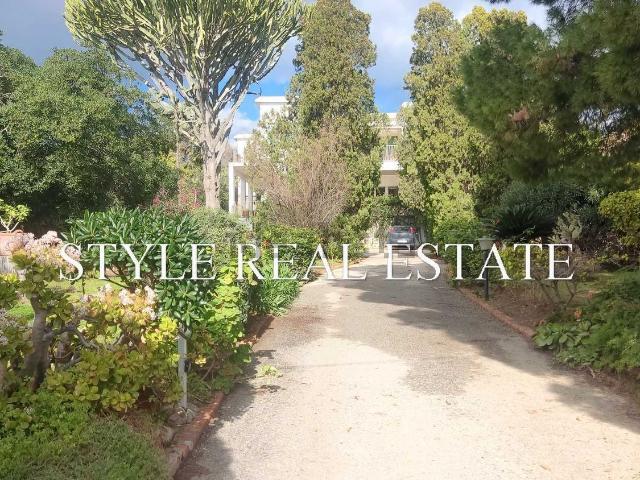 Appartamento in affitto di 358 m² in Viale Giulio Emanuele Rizzo