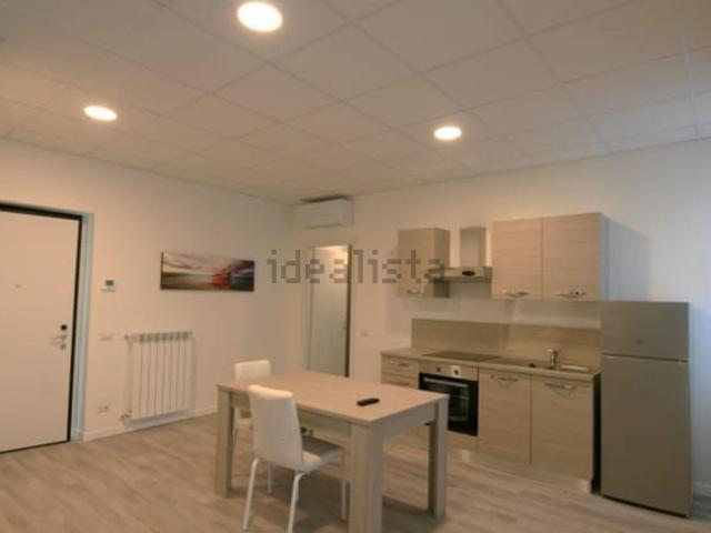 Appartamento in affitto di 35 m² in Via Roberto Cozzi