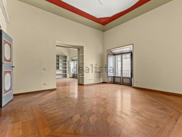Appartamento in affitto di 364 m² in Via del Córso