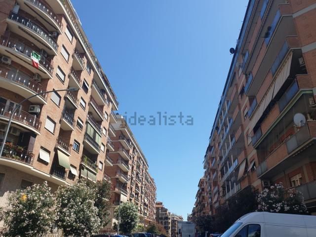Appartamento in affitto di 38 m² in Via Eugenio Checchi