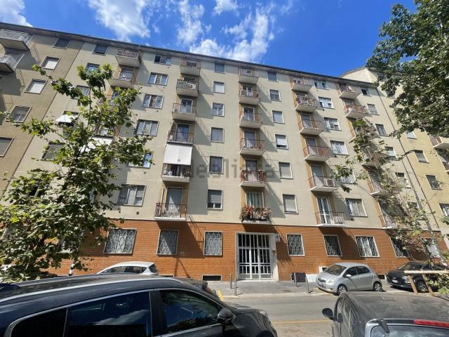 Appartamento in affitto di 38 m² in Via Giosuè Borsi