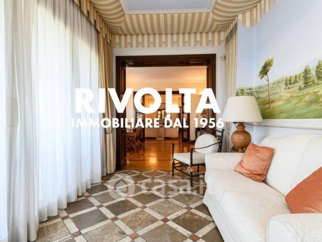 Appartamento in Affitto in Piazza Stefano Jacini 5 a Roma