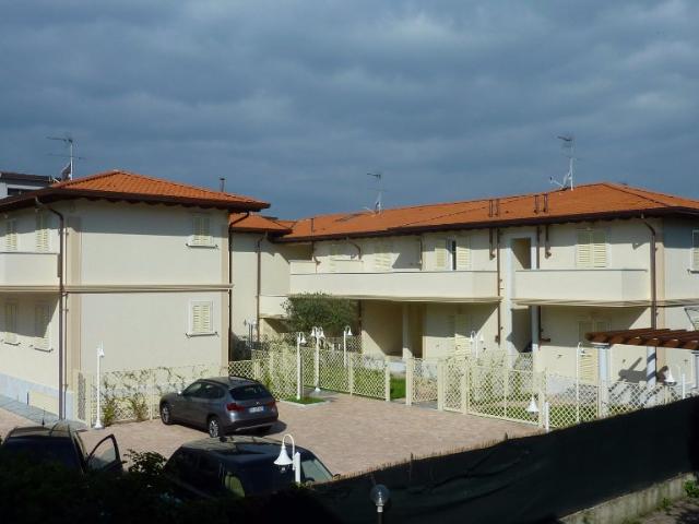 Appartamento in affitto Marina Di Massa, Massa