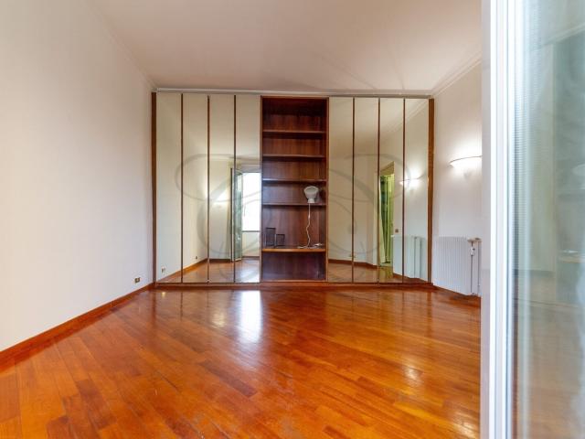 Appartamento in Affitto Roma Prati: Elegante Piano Alto a Via della Giuliana