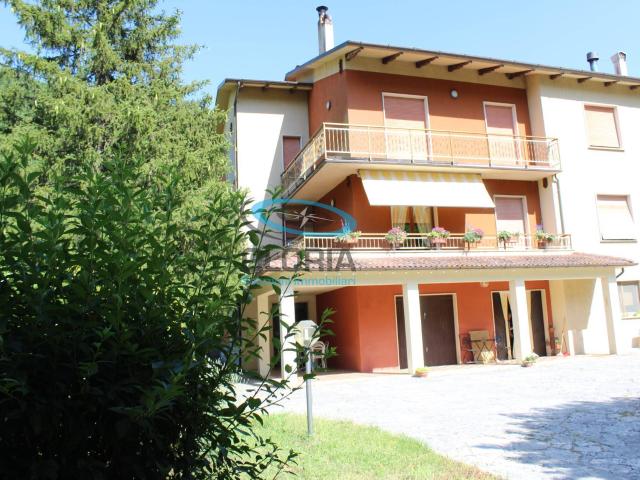 Appartamento in bifamiliare in vendita a Fabriano