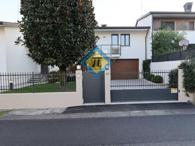Appartamento in Bifamiliare in vendita a Pordenone, Borgomeduna