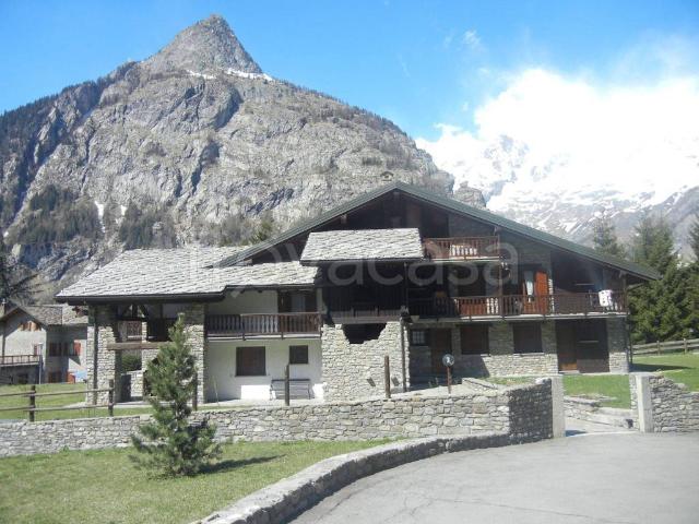 Appartamento in in affitto da privato a Courmayeur strada del Villair, 16A, giardino, posto auto, box TrovaCasa
