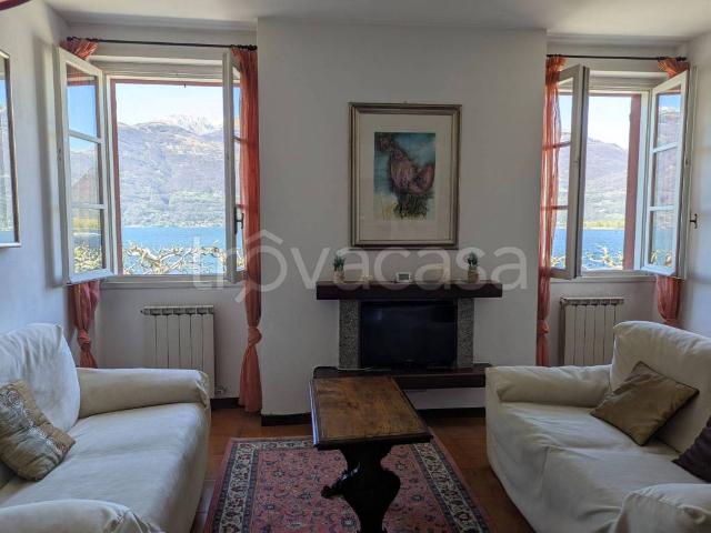Appartamento in in affitto da privato a Colico piazza Giuseppe Garibaldi, 19, box, da privato, vista lago TrovaCasa