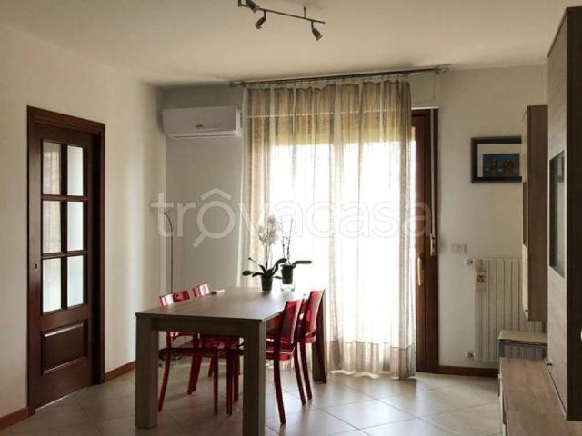 Appartamento in in affitto da privato a Collegno viale Antonio Gramsci, 11, arredato, posto auto, da privato TrovaCasa
