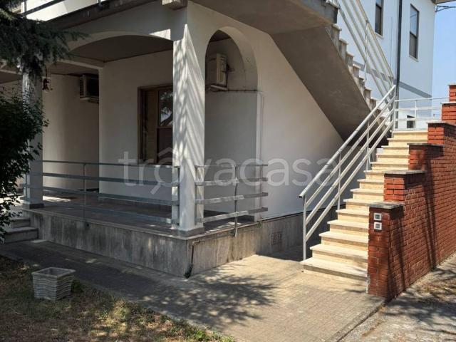 Appartamento in in affitto da privato a Collesalvetti via Don Luigi Sturzo, 20/a, giardino, posto auto, terrazzo TrovaCasa