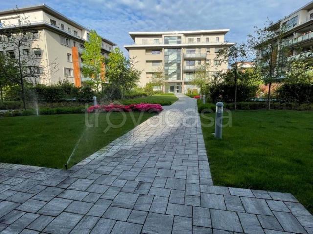 Appartamento in in affitto da privato a Como via Canturina, 147, arredato, giardino privato, terrazzo TrovaCasa