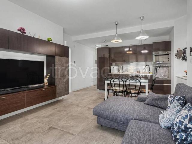 Appartamento in in affitto da privato a Como via Ennodio, 4, giardino, box, da privato TrovaCasa
