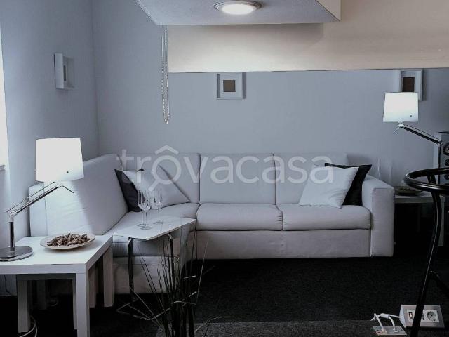 Appartamento in in affitto da privato a Como via San Giacomo, 10/d, arredato, box, da privato TrovaCasa