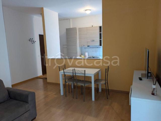 Appartamento in in affitto da privato a Como via Prato Pasqueé, 10, arredato, terrazzo, da privato TrovaCasa