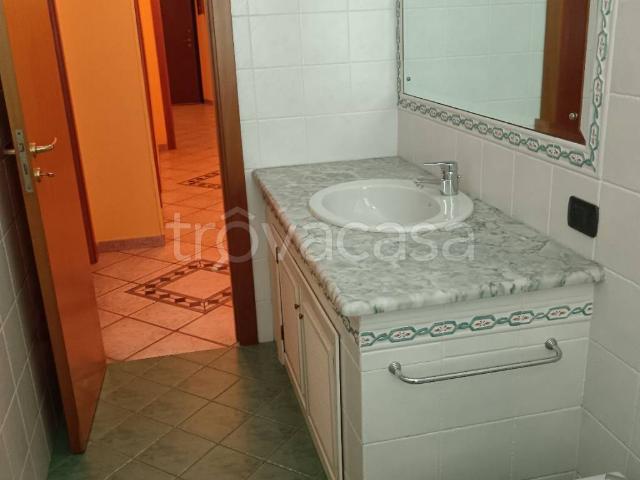 Appartamento in in affitto da privato a Catanzaro via Giuseppe Arena, 1, da privato, ristrutturato, lavanderia TrovaCasa