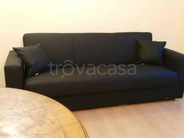 Appartamento in in affitto da privato a Catania via Antonino di Sangiuliano, 140, da privato, doppia esposizione, ristrutturato TrovaCasa