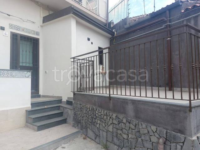 Appartamento in in affitto da privato a Catania via Scalpellini, 6, giardino privato, terrazzo, da privato TrovaCasa