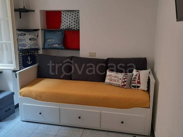 Appartamento in in affitto da privato a Camogli via Tommaso Racca, 6, da privato, lavatrice, cucina a vista TrovaCasa