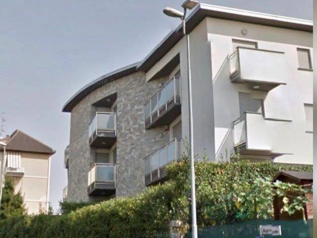 Appartamento in in affitto da privato a Cantù via Baradello, 2, giardino, posto auto, box TrovaCasa