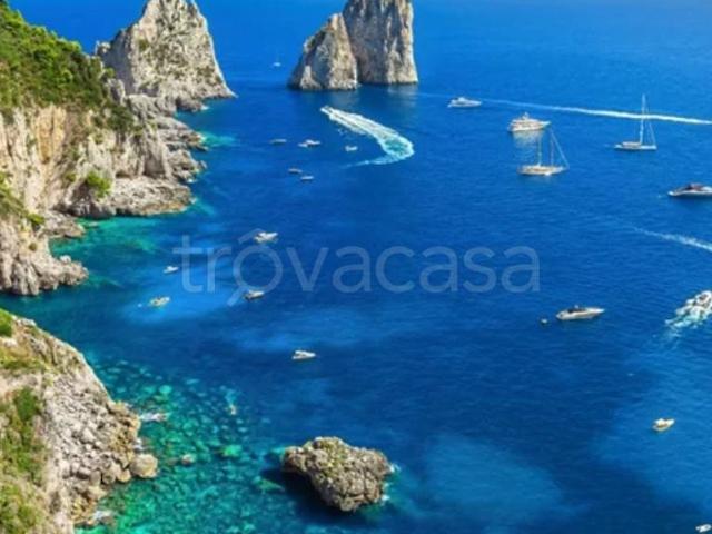 Appartamento in in affitto da privato a Capri via Madre Serafina, 1, da privato, ultimo piano, centrale TrovaCasa