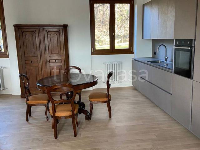 Appartamento in in affitto da privato a Casciago via Giacomo Matteotti, da privato, luminoso TrovaCasa