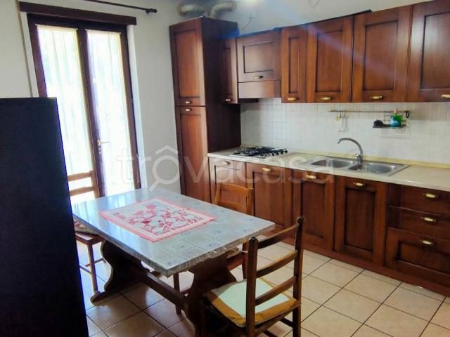 Appartamento in in affitto da privato a Castelgomberto via Capovilla, 24, giardino privato, da privato, caminetto TrovaCasa