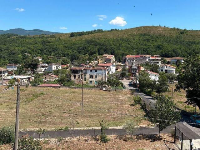 Appartamento in in affitto da privato a Castelforte via Valle di Suio, 70, da privato, vicinanze negozi, balcone TrovaCasa