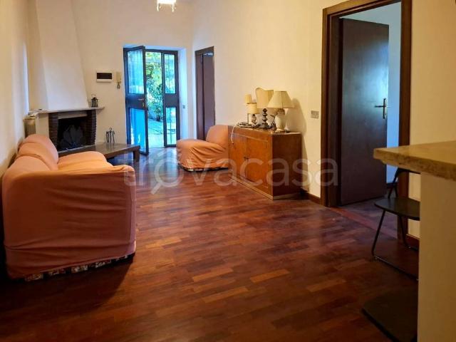 Appartamento in in affitto da privato a Castelnuovo di Porto via Antonio Lesti, 12, giardino, da privato, parzialmente arredato TrovaCasa