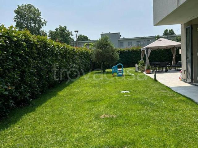 Appartamento in in affitto da privato a Cernusco sul Naviglio via Andrea Fermini, arredato, giardino privato, box TrovaCasa