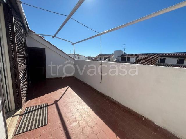 Appartamento in in affitto da privato a Cerveteri via Renato Pastore, 17, da privato, piscina condominiale, luminoso TrovaCasa