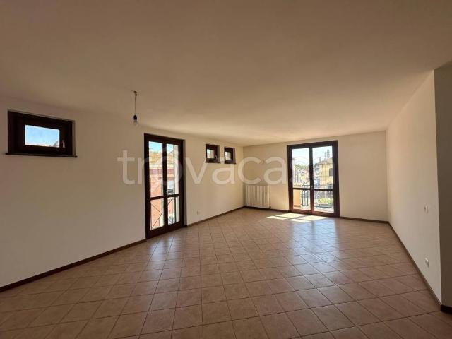 Appartamento in in affitto da privato a Chignolo Po via Giuseppe Garibaldi, 126, terrazzo, da privato, balcone TrovaCasa