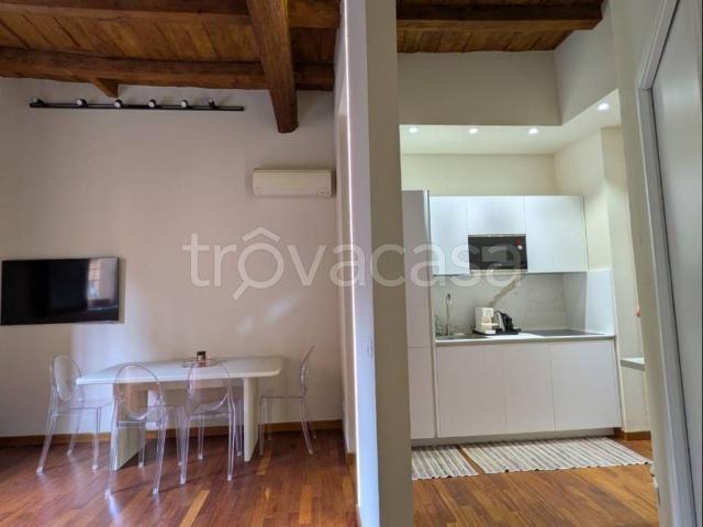 Appartamento in in affitto da privato a Bologna via del Borgo di San Pietro, 2, da privato, travi a vista, ristrutturato TrovaCasa