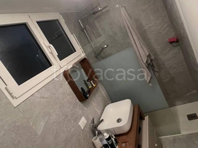 Appartamento in in affitto da privato a Bologna via Francesco Zanardi, 14, da privato, parzialmente ristrutturato, centrale TrovaCasa