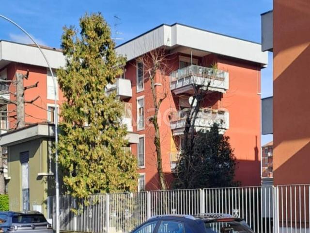 Appartamento in in affitto da privato a Bareggio via Dante Alighieri, 6, arredato, da privato, riscaldamento centralizzato TrovaCasa
