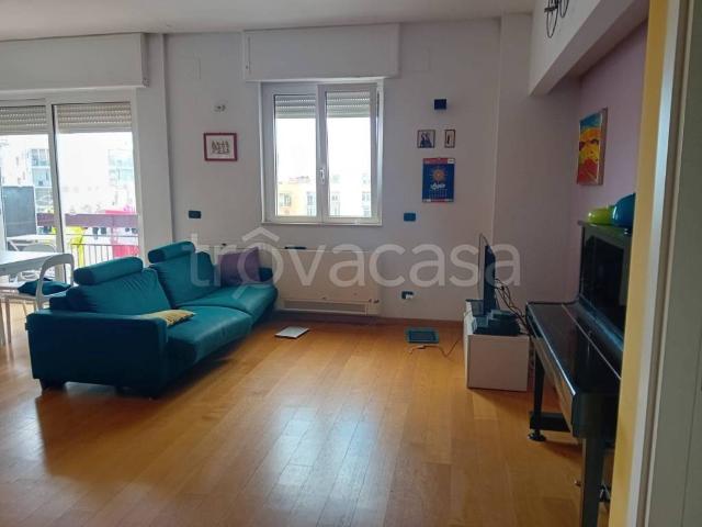 Appartamento in in affitto da privato a Bari via Tenente Casale y Figoroa, 27, arredato, box, da privato TrovaCasa