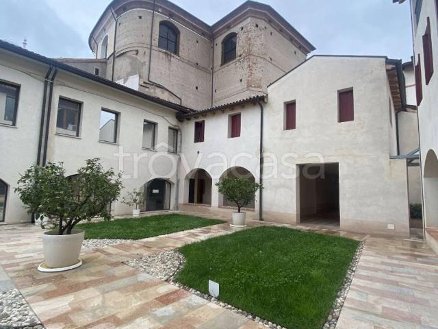 Appartamento in in affitto da privato a Bassano del Grappa via Marinali, 6, arredato, box, da privato TrovaCasa