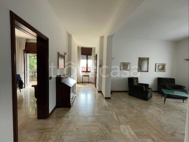 Appartamento in in affitto da privato a Bergamo via Pietro Isabello, arredato, giardino privato, terrazzo TrovaCasa