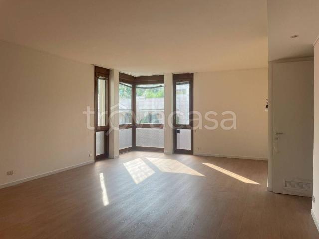 Appartamento in in affitto da privato a Bergamo viale Vittorio Emanuele ii, 21, box, da privato, ascensore TrovaCasa