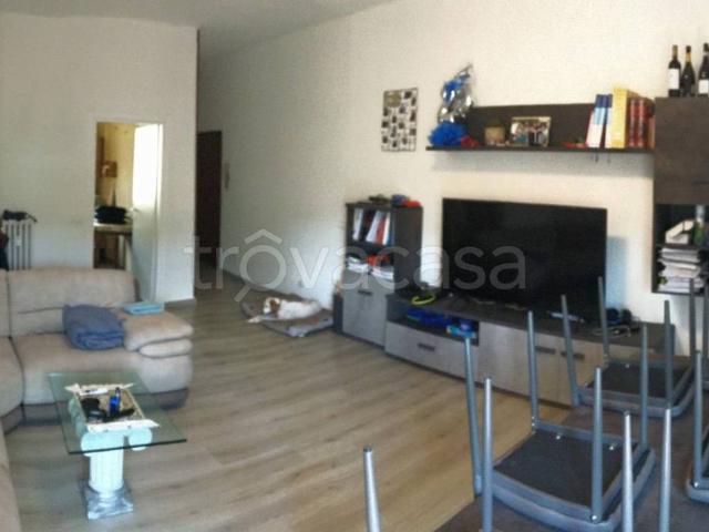 Appartamento in in affitto da privato a Brescia via Teodoro Pertusati, 20, arredato, giardino, posto auto TrovaCasa