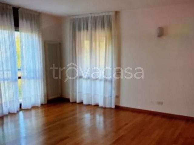 Appartamento in in affitto da privato a Busalla via Roma, da privato, vicinanze negozi, luminoso TrovaCasa