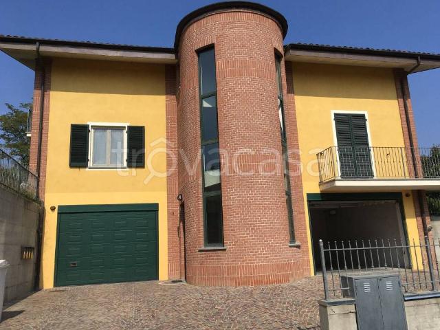 Appartamento in in affitto da privato a Govone piazza Roma, 13, da privato, vista sulle colline, luminoso TrovaCasa